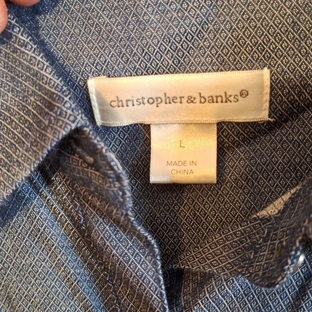 CHRISTOPHER & BANKS SIZE LARGE BUTTON DOWN LONG SLEEVE BLUE